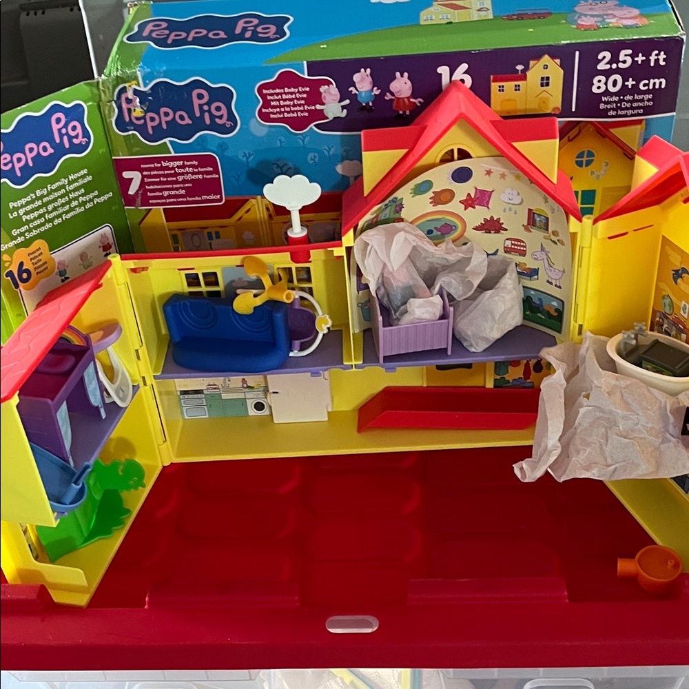 Peppa Pig Red, Yellow & Blue Fold-Out Play Home